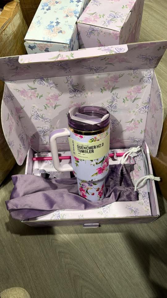 Gift set: 40 oz Purple Floral       S T A N L E Y